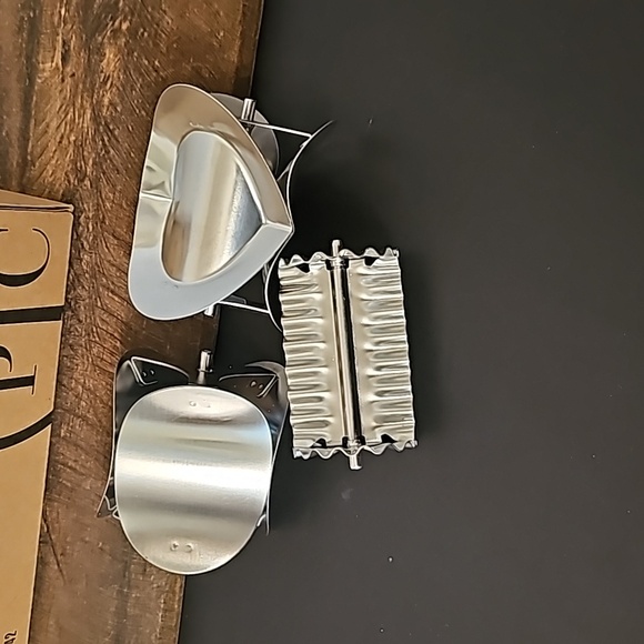 Pampered Chef Cookie Cutter - Picture 4 of 4